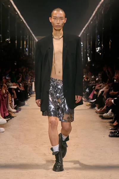 Look 49